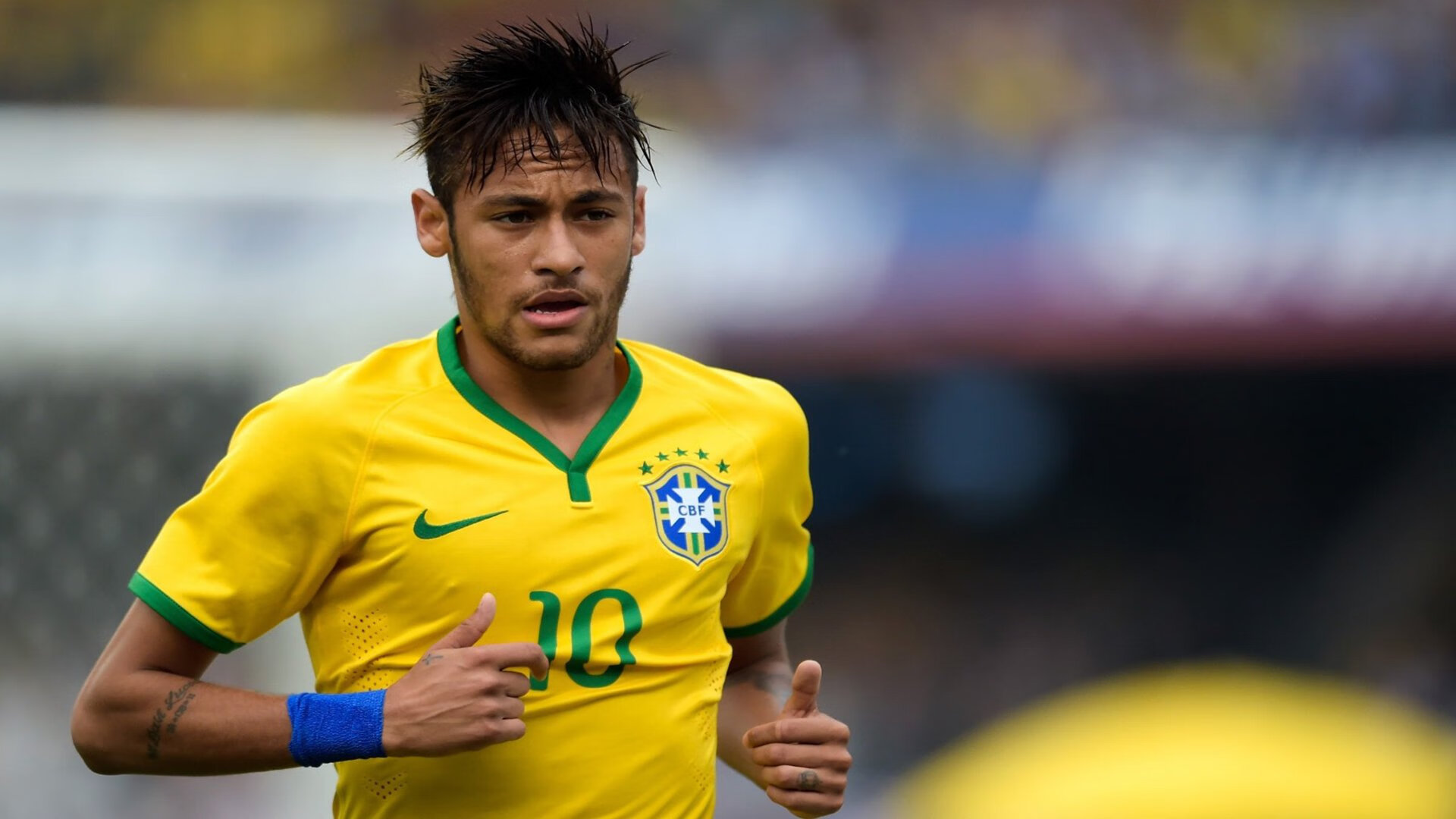 “极寒条件分段跑挑战” 每段间隔室内短暂恢复